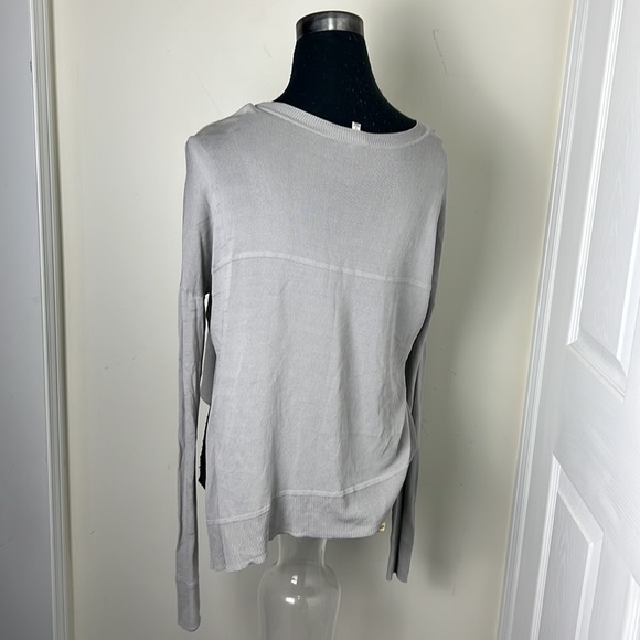 Aritzia Wilfred Librement Asymmetrical Sweater Size Small - Picture 9 of 11